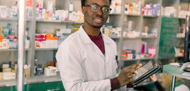 The Impact of Technology on Pharmacists: Adapting to Digital Changes